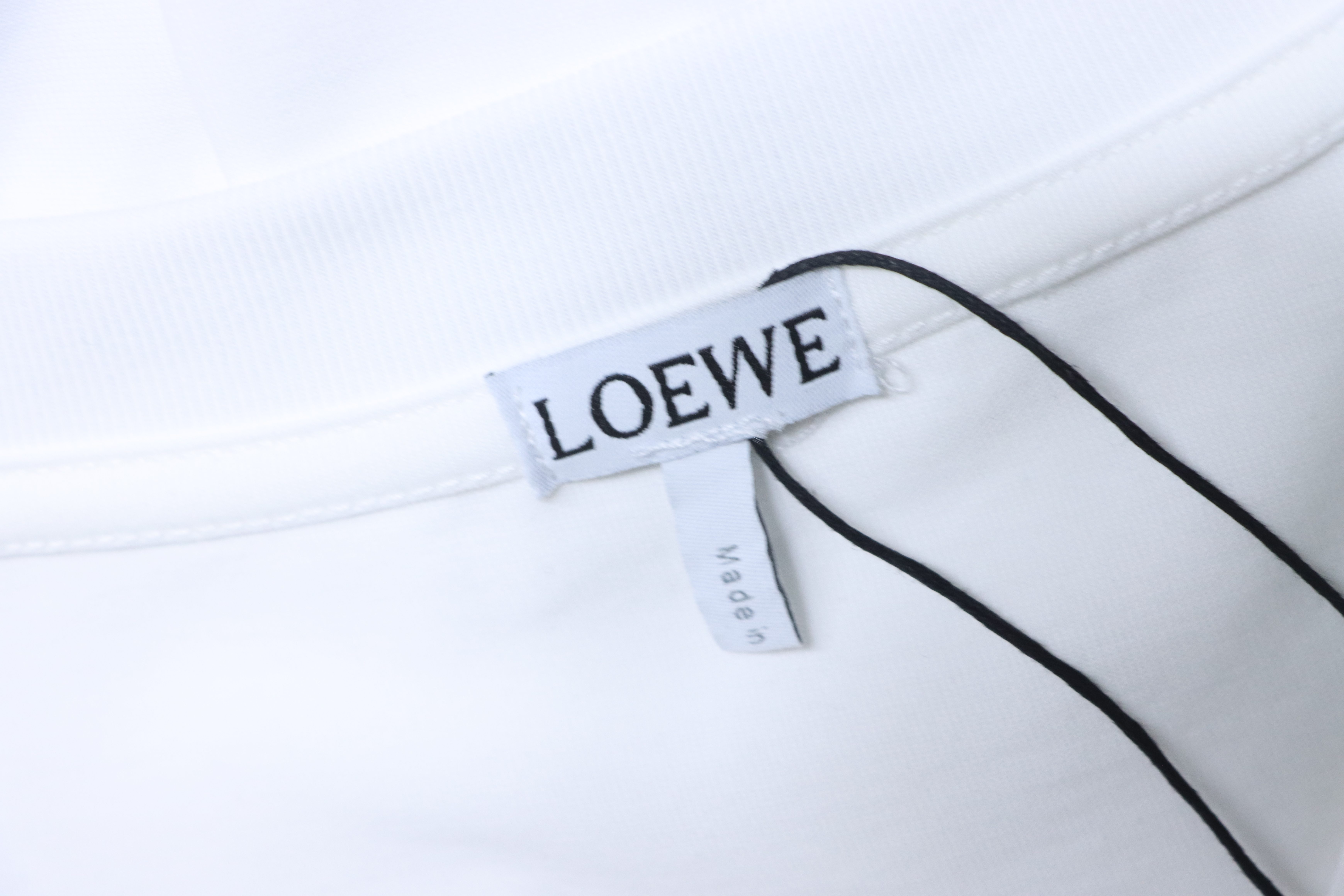 EM Sneakers Loewe & Onrun Collaboration Zipper Pocket Logo Taped T-Shirt White