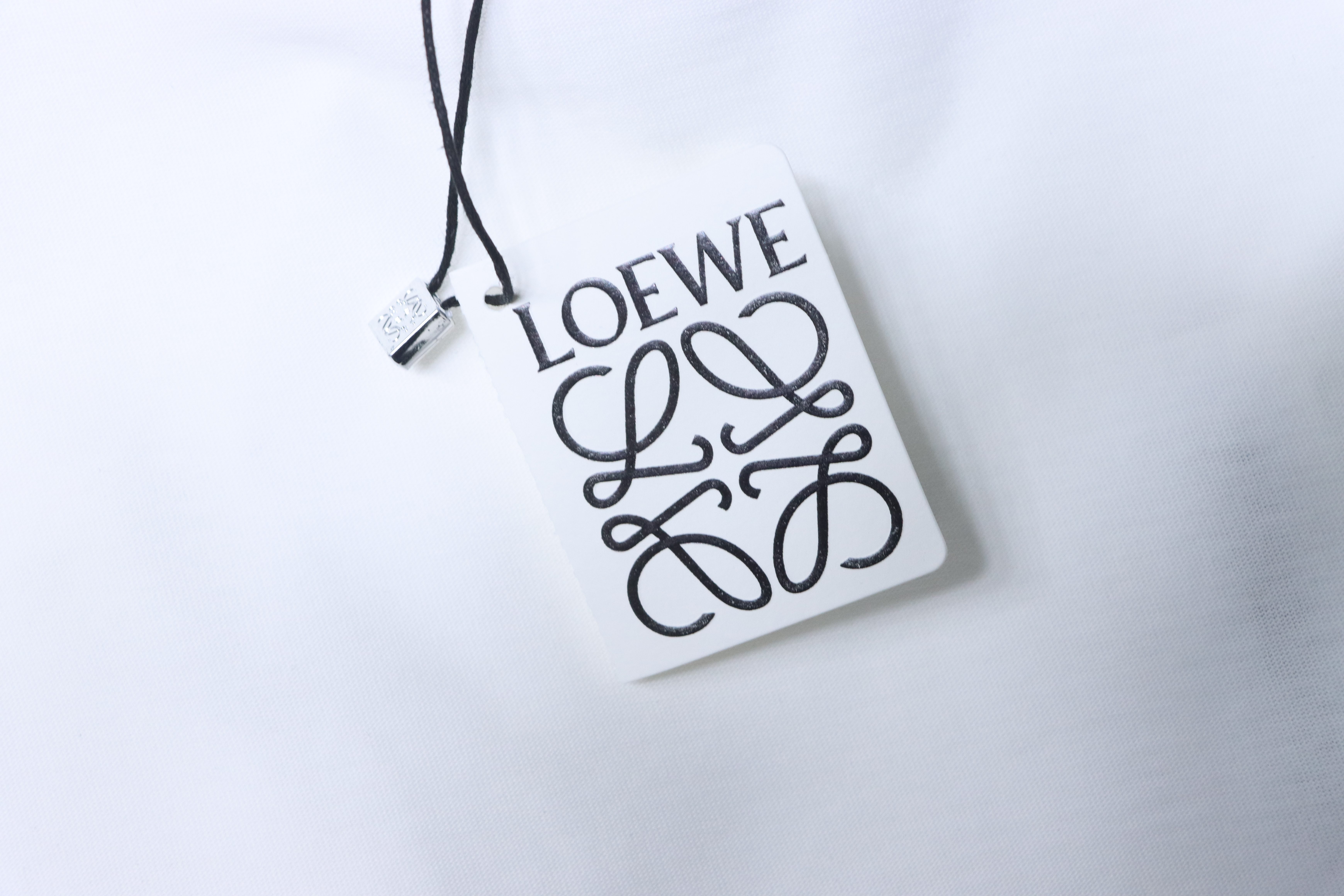 EM Sneakers Loewe & Onrun Collaboration Zipper Pocket Logo Taped T-Shirt White