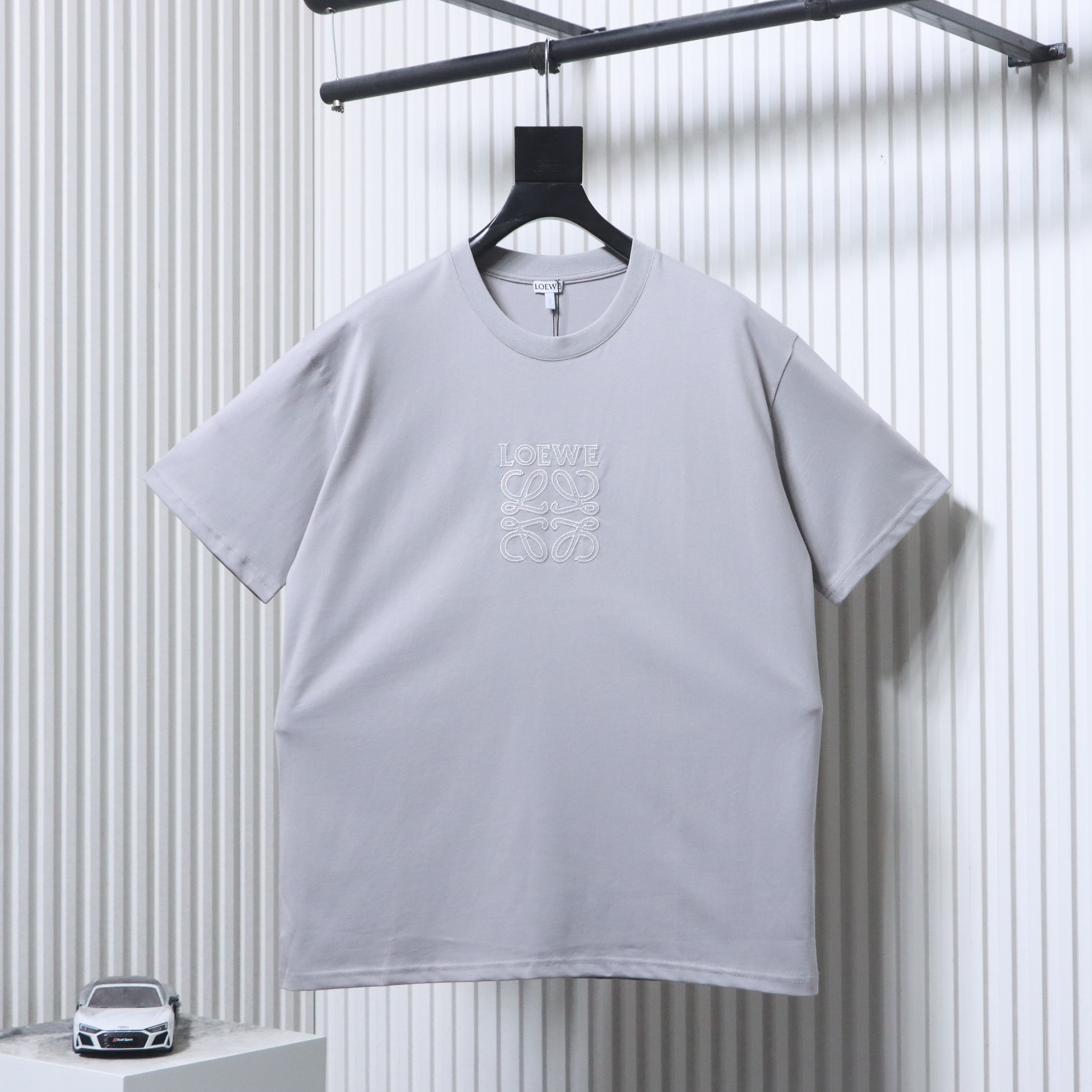 EM Sneakers Loewe Anagram Embroidered T-shirt Gray