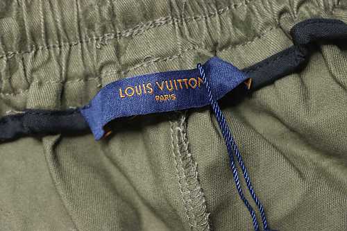 EM Sneakers Louis Vuitton 2024 Summer New Flocked Shorts Green
