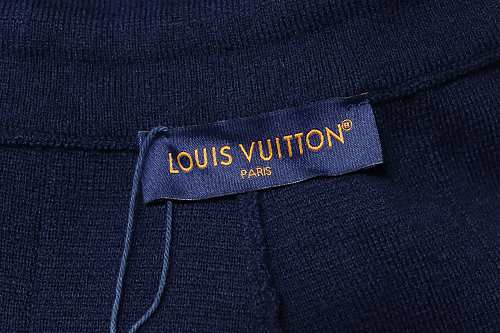 EM Sneakers Louis Vuitton  Rare Louis Vuitton Big Logo Shorts Navy