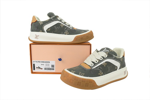 EM Sneakers Louis Vuitton LV Tilted Sneaker Green Print