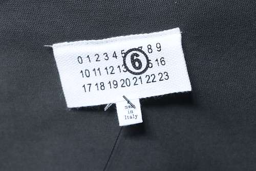 EM Sneakers Maison Margiela 25SS Embroidered Letter T-shirt Dark Gray