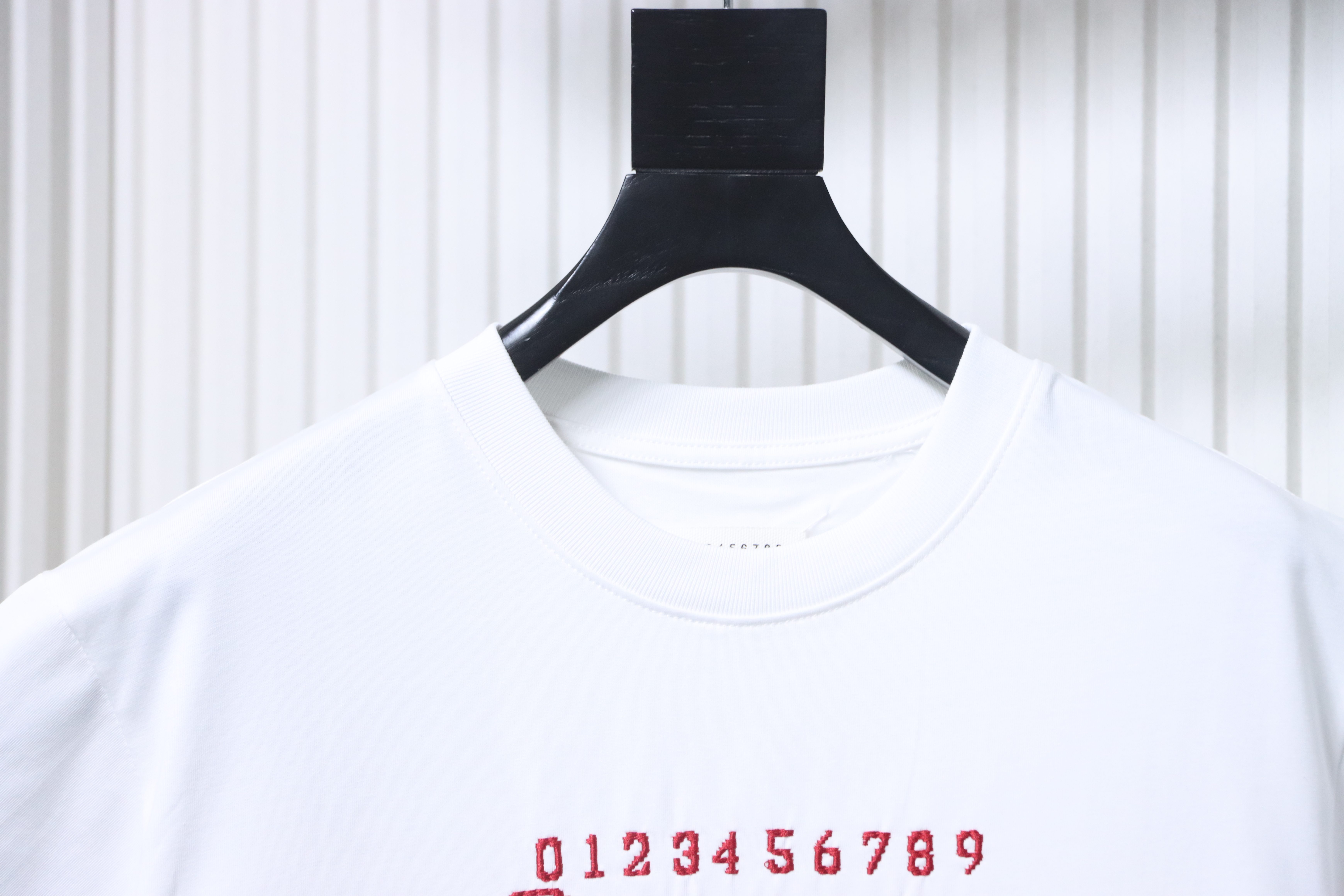 EM Sneakers Maison Margiela Digital Calendar Embroidered T-shirt White