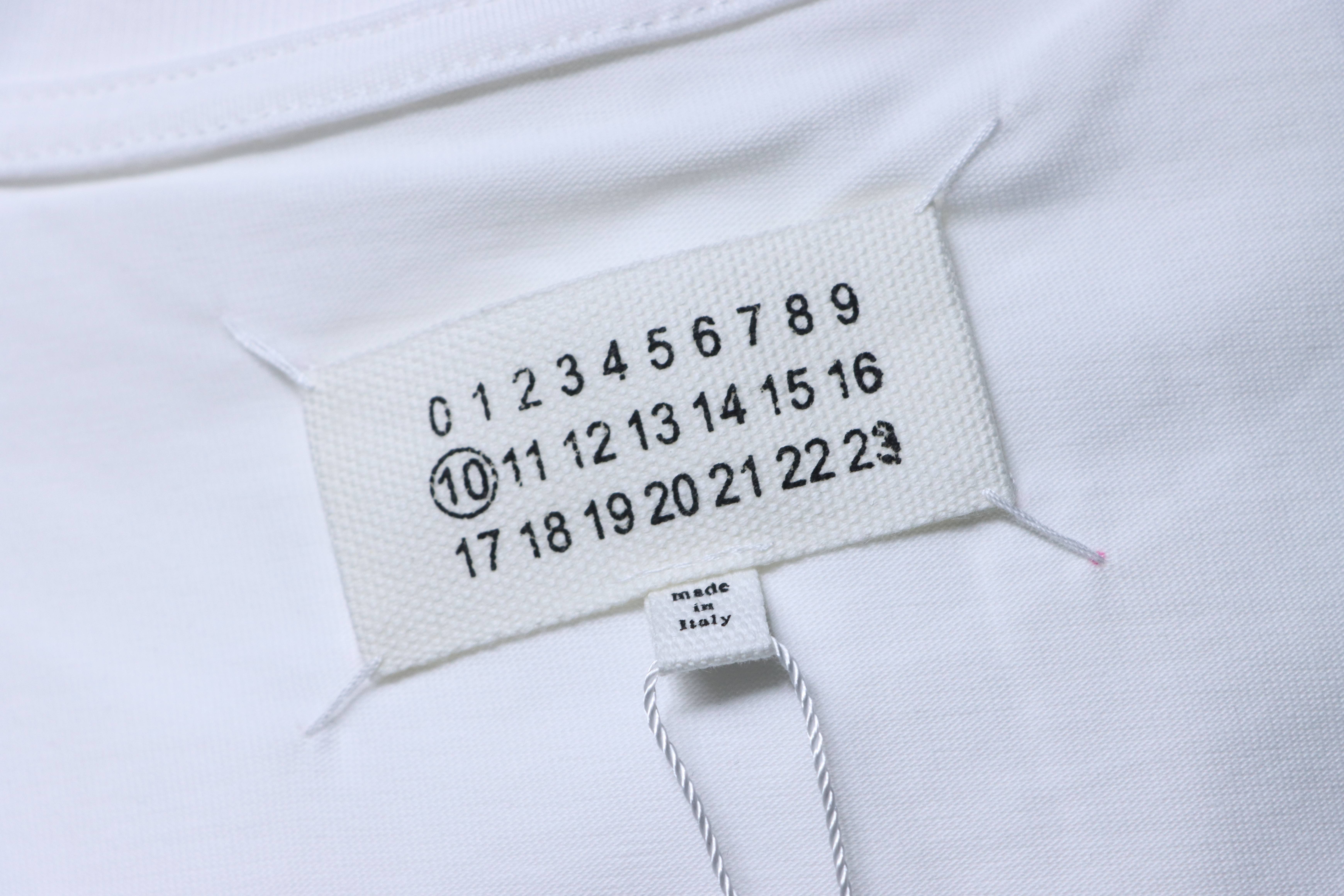 EM Sneakers Maison Margiela Digital Calendar Embroidered T-shirt White