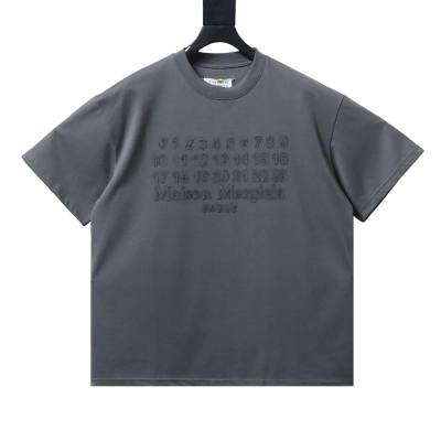 EM Sneakers Maison Margiela M6 Embroidered Number Logo OT T-shirt Dark Gray 01
