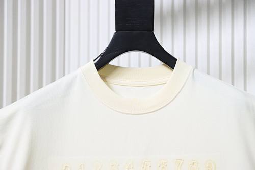 EM Sneakers Maison Margiela M6 Embroidered Number Logo OT T-shirt Light Yellow