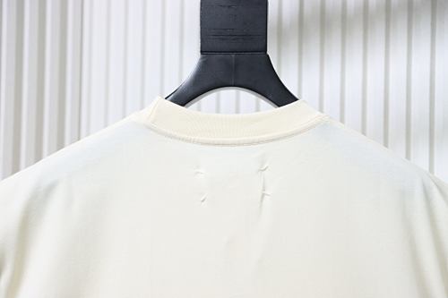 EM Sneakers Maison Margiela M6 Embroidered Number Logo OT T-shirt Light Yellow