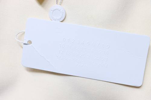EM Sneakers Maison Margiela M6 Embroidered Number Logo OT T-shirt Light Yellow