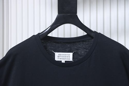 EM Sneakers Maison Margiela 26SS Mirrored Lettering T-shirt Black