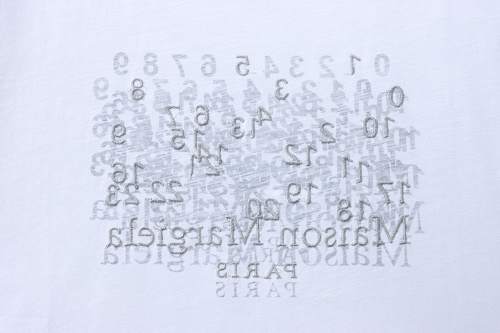 EM Sneakers Maison Margiela 26SS Mirrored Lettering T-shirt White