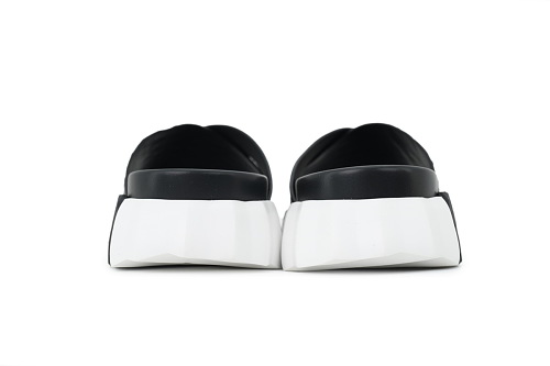 EM Sneakers Hermes Infra Sandals Black