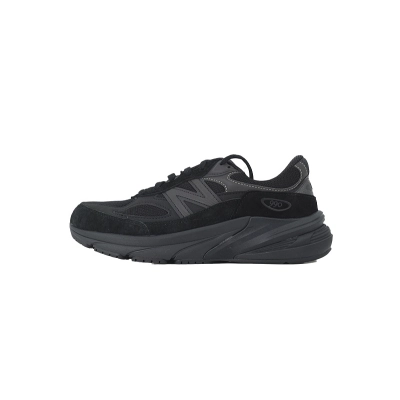 EM Sneakers New Balance 990v6 Made in USA Triple Black 01