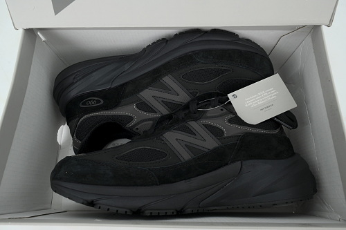 EM Sneakers New Balance 990v6 Made in USA Triple Black