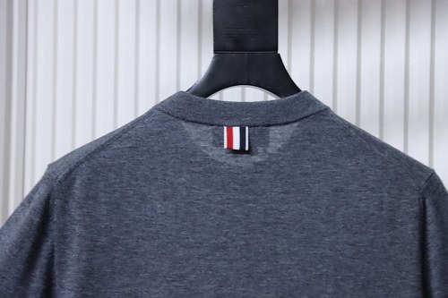 EM Sneakers Thom Browne Classic 4-Bar Striped Short-Sleeve Knit T-Shirt Dark Gray