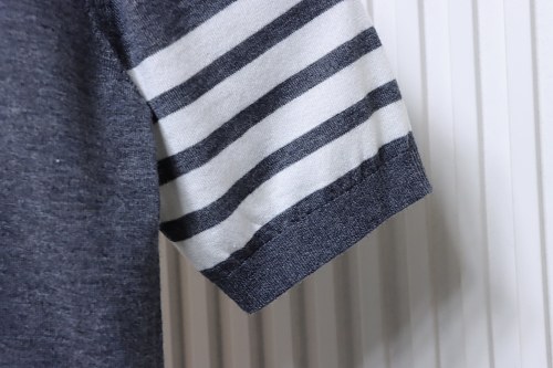 EM Sneakers Thom Browne Classic 4-Bar Striped Short-Sleeve Knit T-Shirt Dark Gray