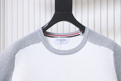 EM Sneakers Thom Browne Ripple-Effect Waffle-Knit T-Shirt White and Gray
