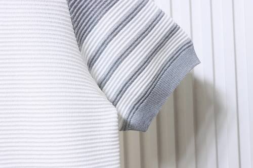 EM Sneakers Thom Browne Ripple-Effect Waffle-Knit T-Shirt White and Gray