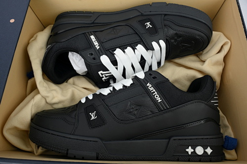 EM Sneakers Louis Vuitton Trainer(NFC Chip Edition)Black Embossed Monogram