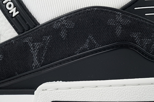 EM Sneakers Louis Vuitton Trainer(NFC Chip Edition)Black Jean
