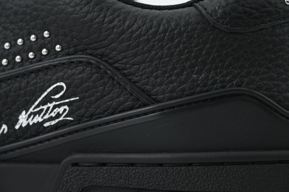 EM Sneakers Louis Vuitton Trainer Sneaker(NFC Chip Edition)Black Calf Leather