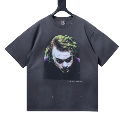 EM Sneakers SAINT MXXXXXX Joker Graphic Print T-shirt Black 01