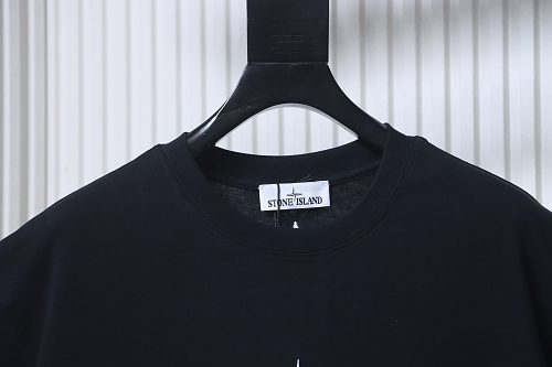 EM Sneakers Stone Island Embroidered Logo T-Shirt Black