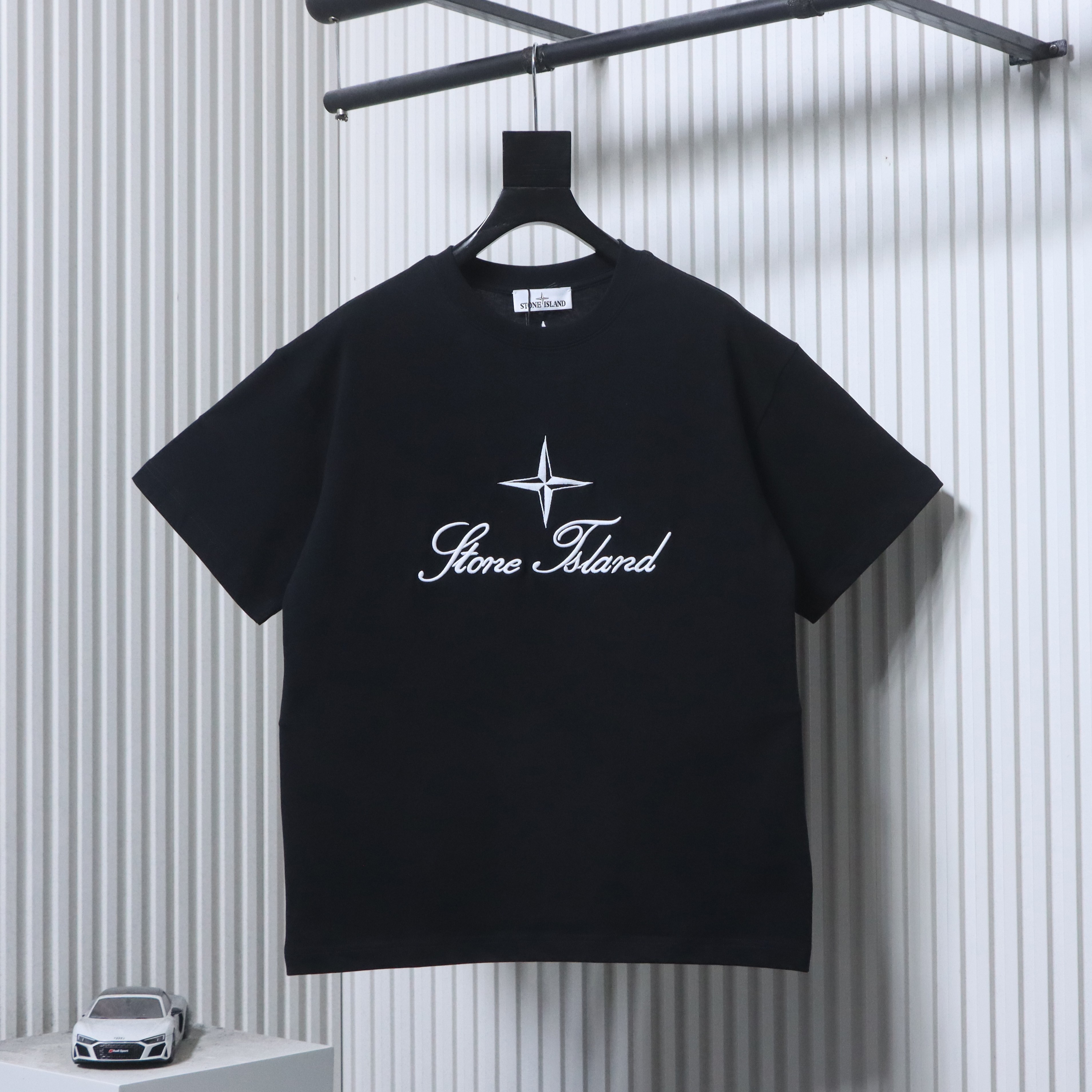 EM Sneakers Stone Island Embroidered Logo T-Shirt Black