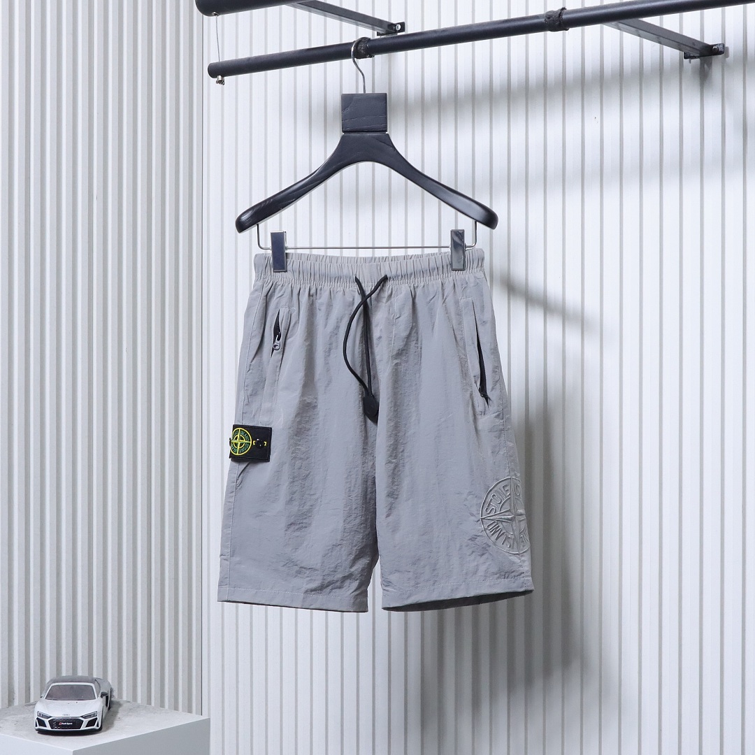 EM Sneakers Stone Island Gray Patch Shorts