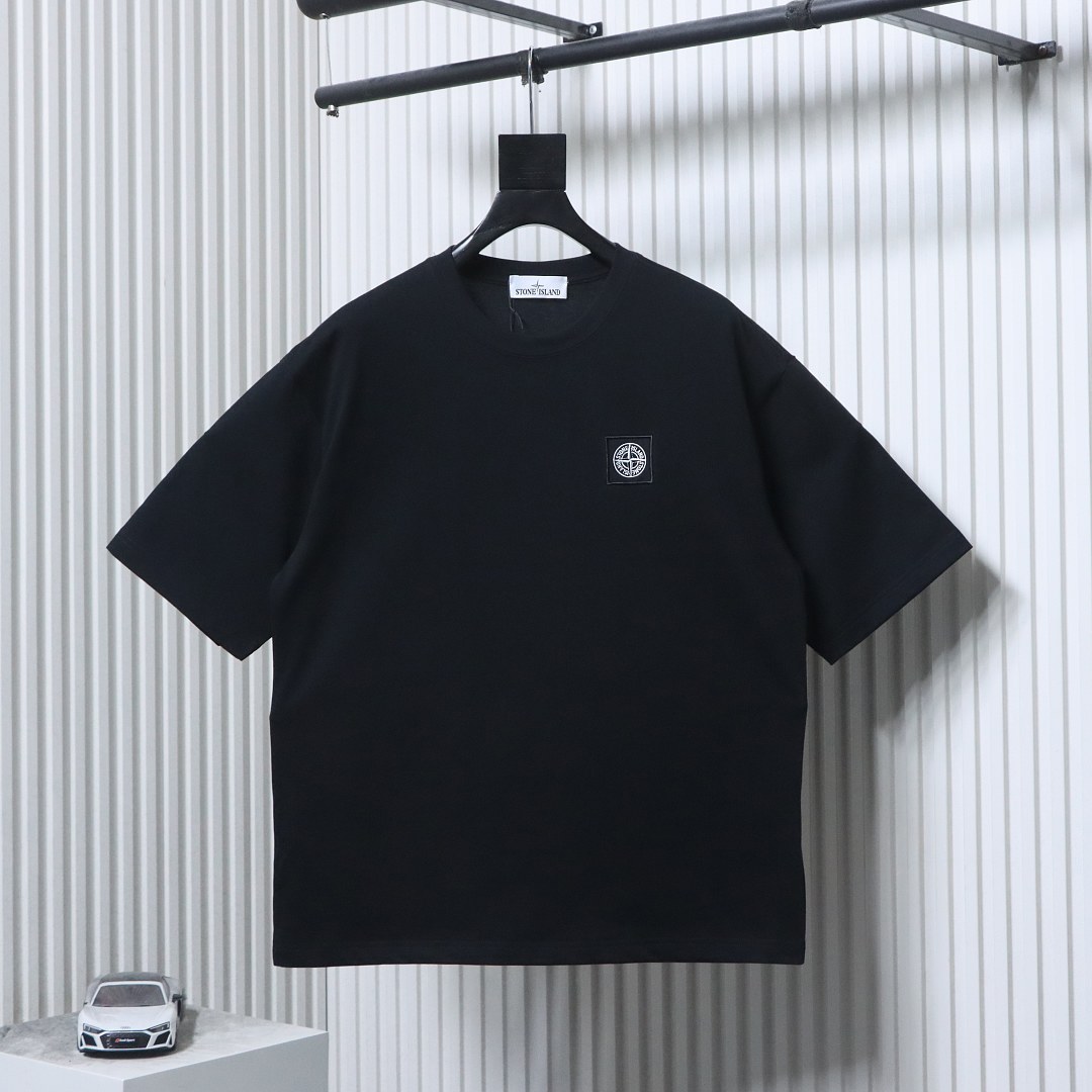 EM Sneakers Stone Island logo-print T-shirt Black