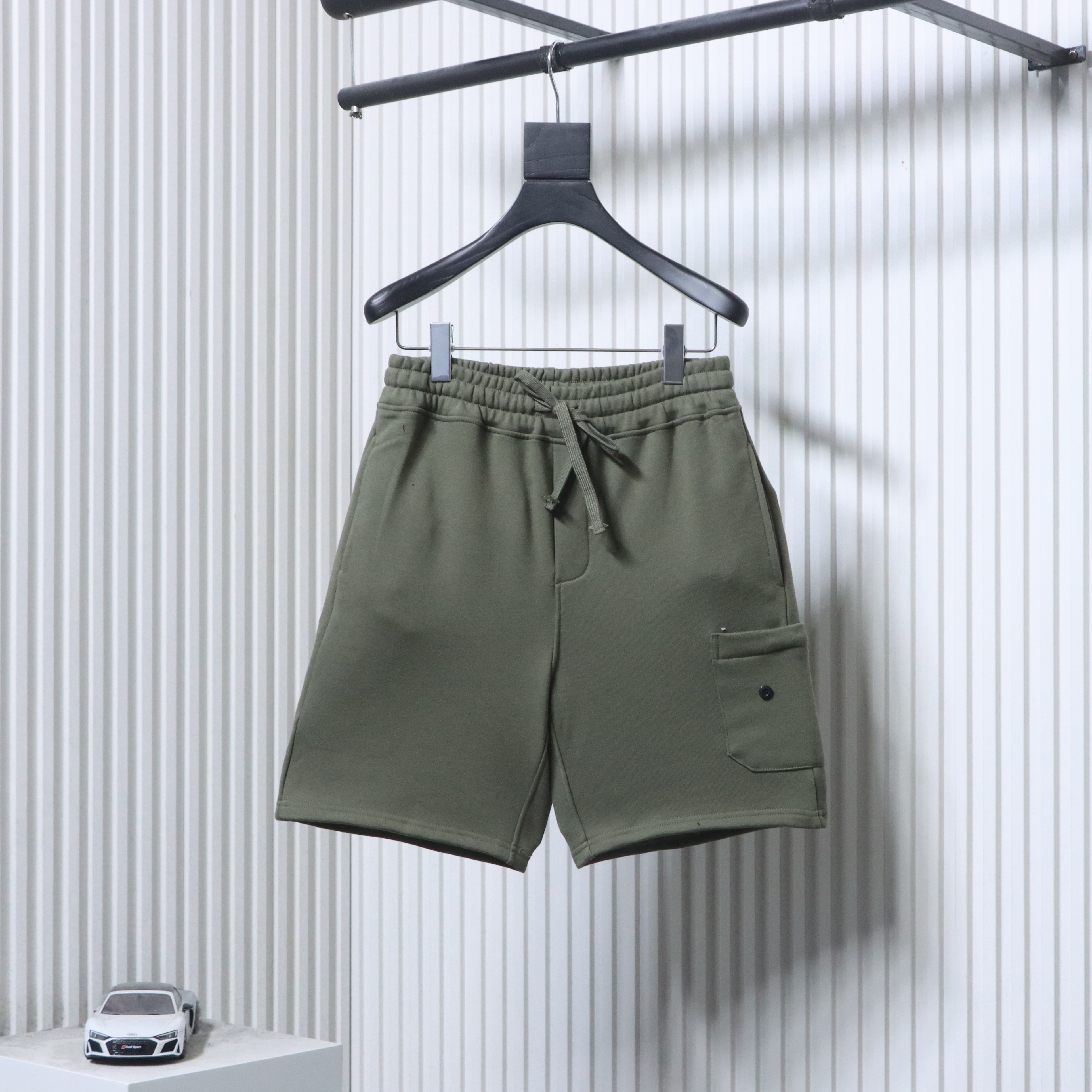 EM Sneakers Stone Island Military Green Cotton Cargo Shorts