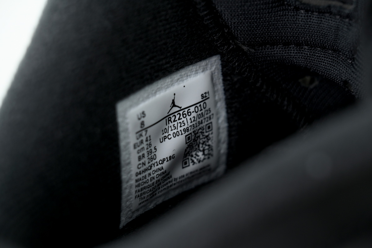 EM Sneakers Air Jordan 6 Retro Cap and Gown
