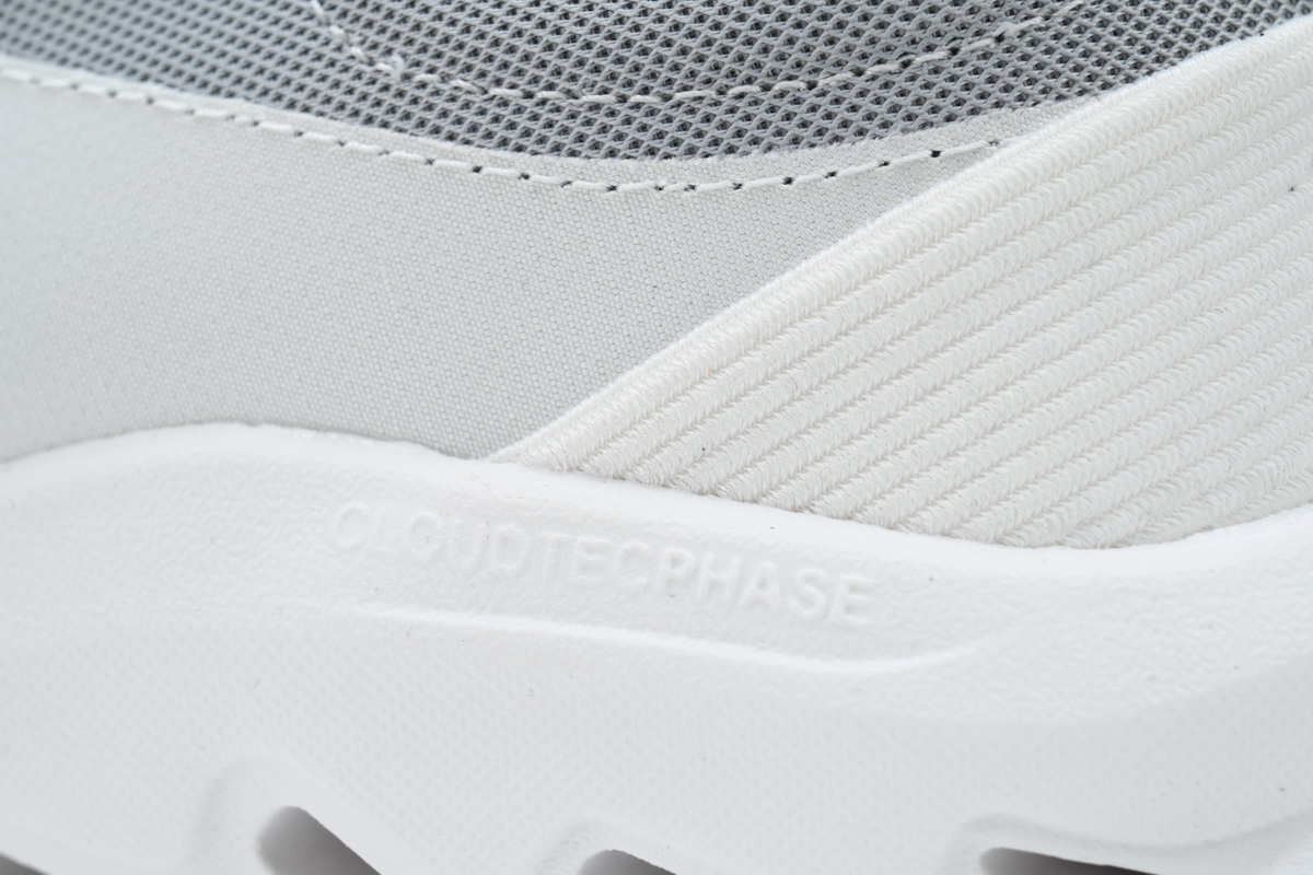 EM Sneakers On Cloudtilt 2 Grey