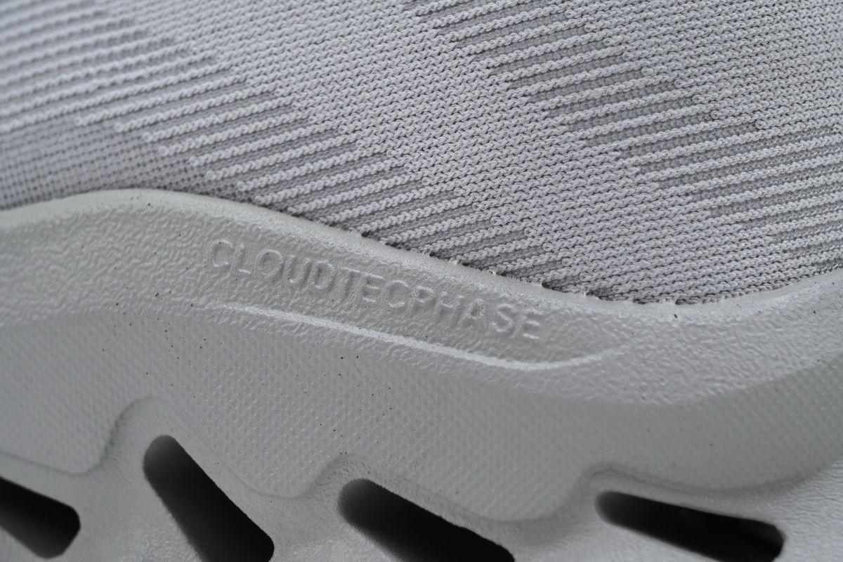 EM Sneakers On Cloudtilt 2 Light Gray
