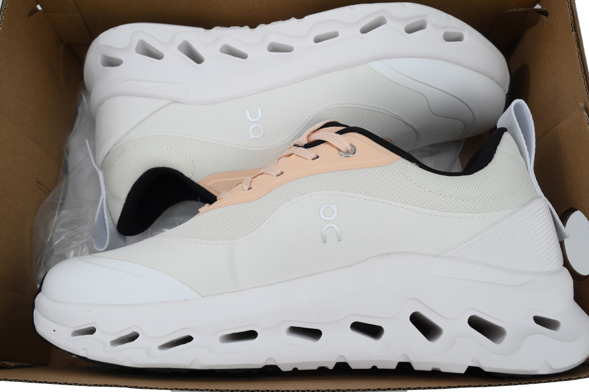 EM Sneakers On Cloudtilt 2 Tan White