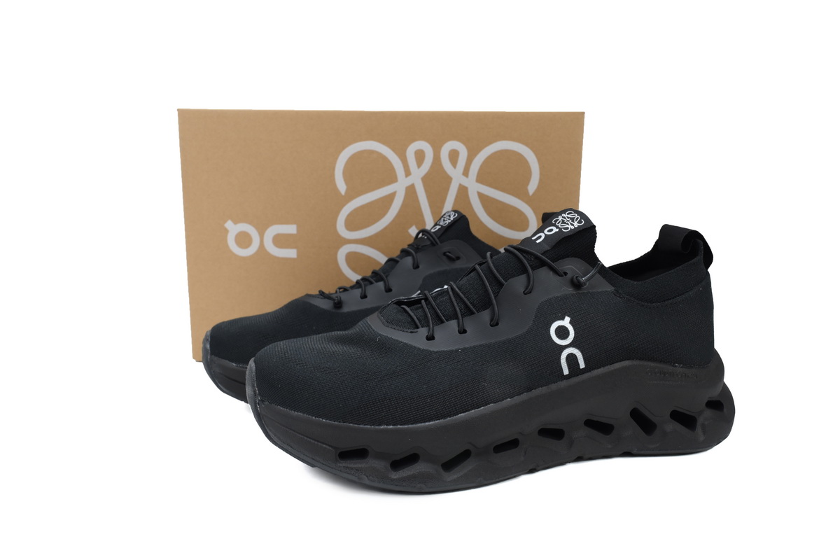 EM Sneakers On Cloudtilt All Black