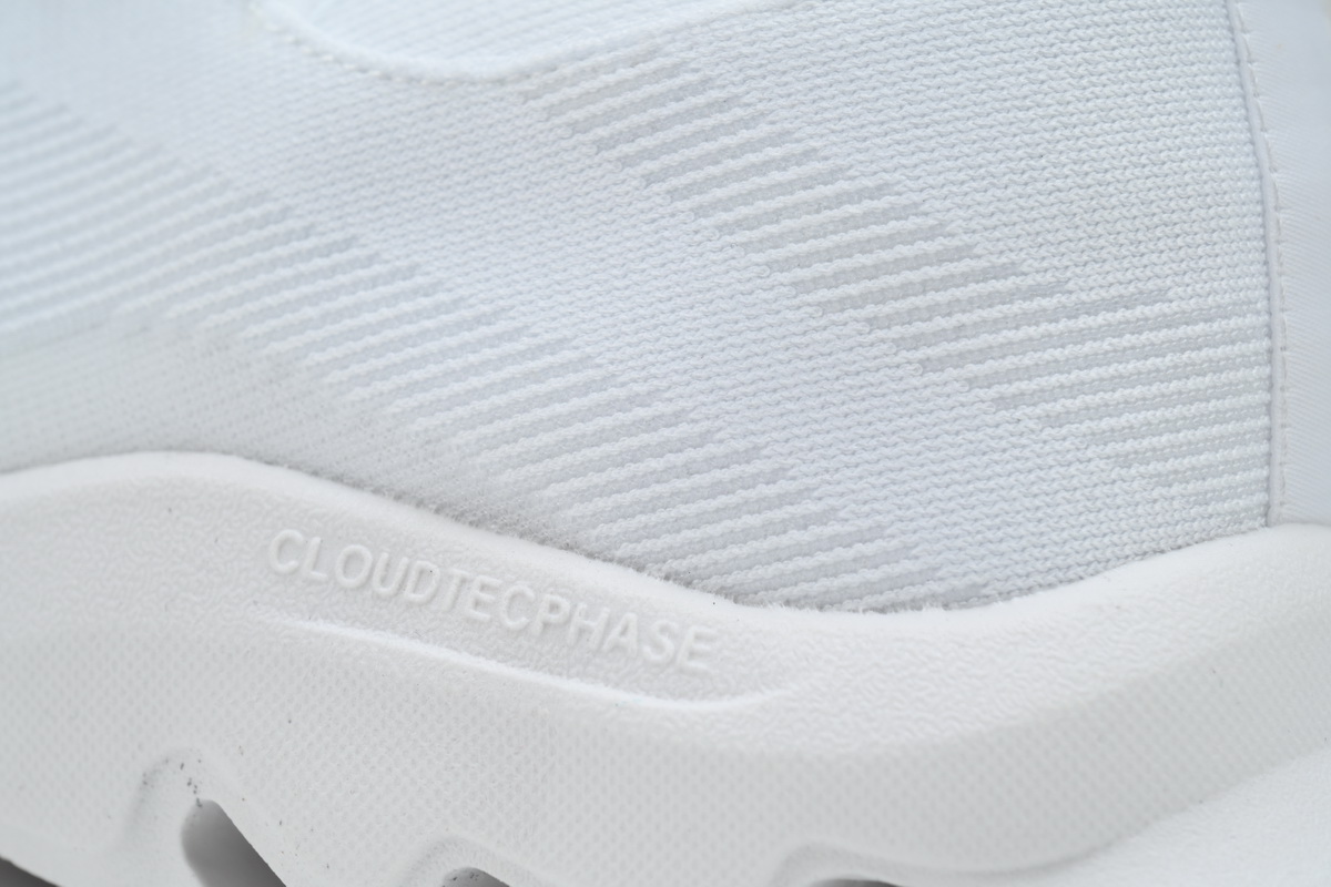 EM Sneakers On Cloudtilt All White