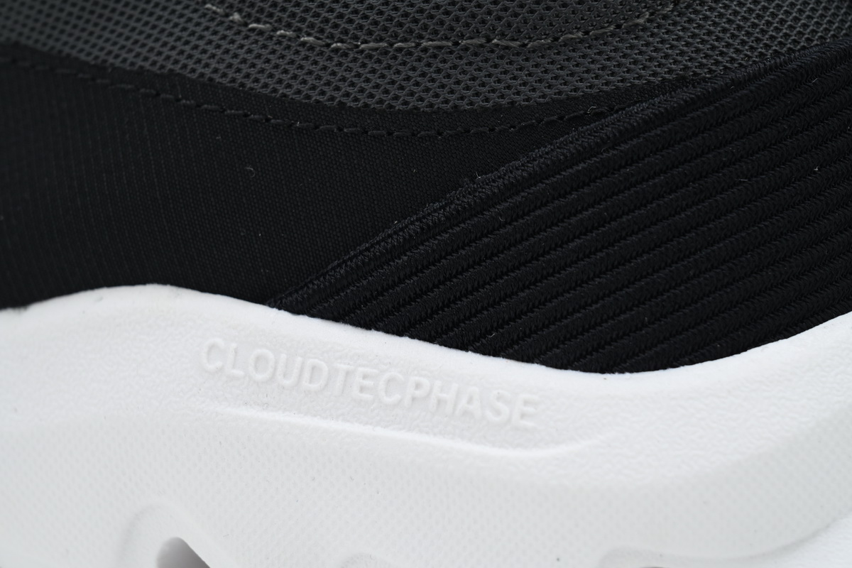 EM Sneakers On Cloudtilt 2 Black