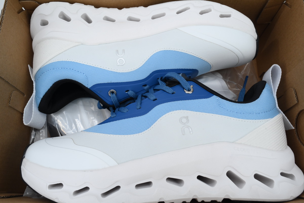EM Sneakers On Cloudtilt 2 Blue