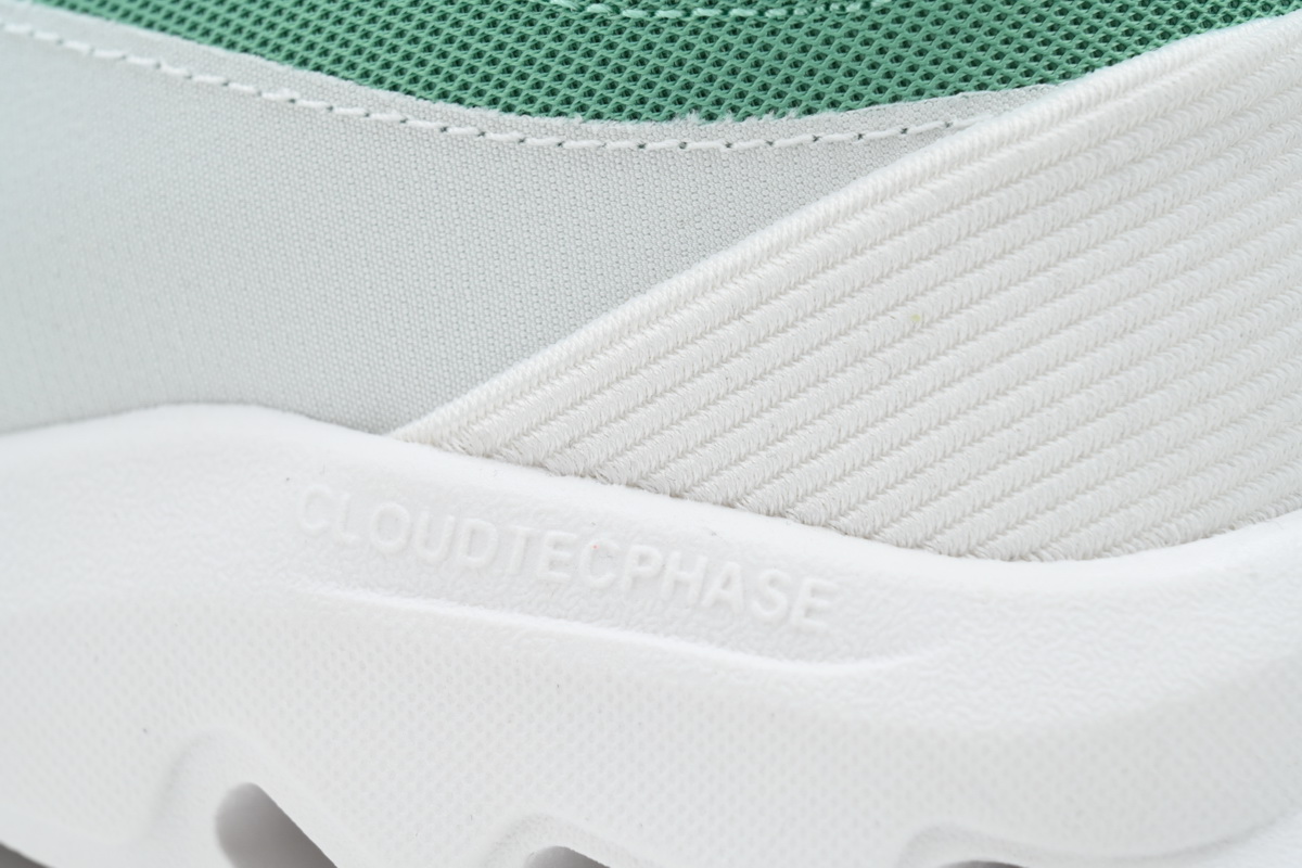 EM Sneakers On Cloudtilt 2 Green White