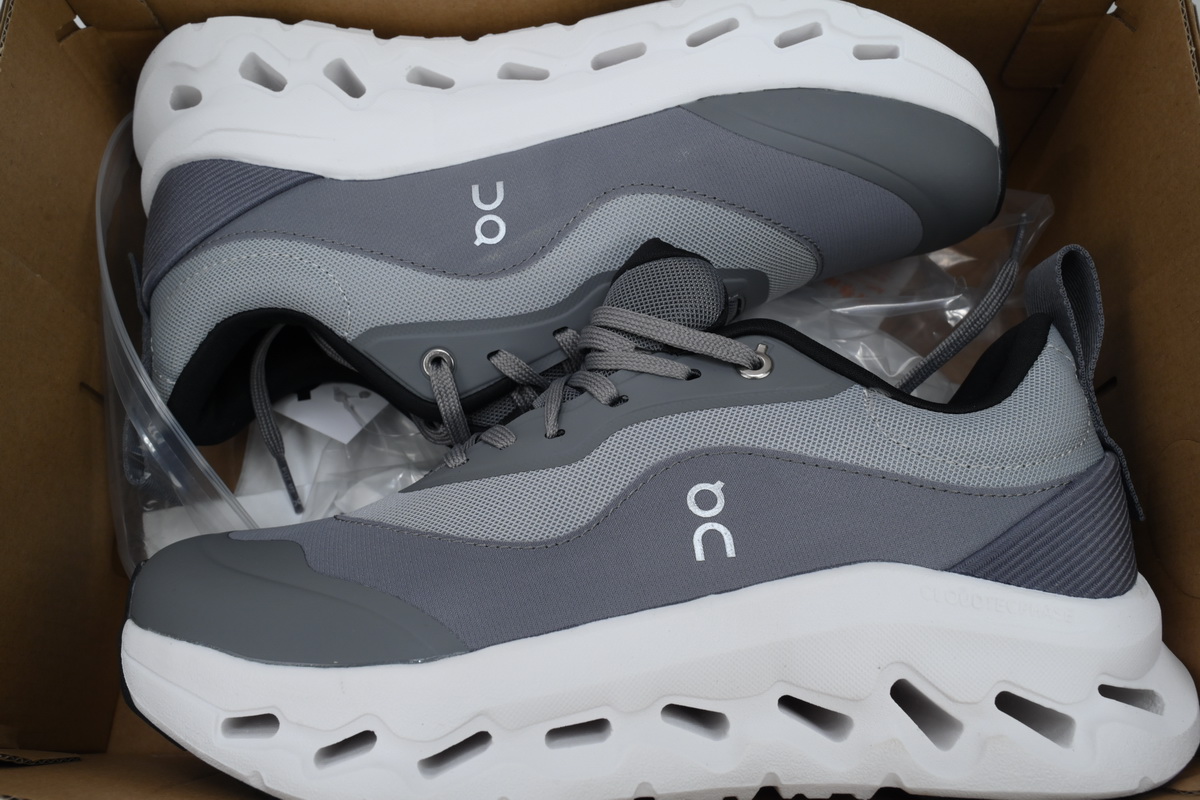 EM Sneakers On Cloudtilt 2 Grey White