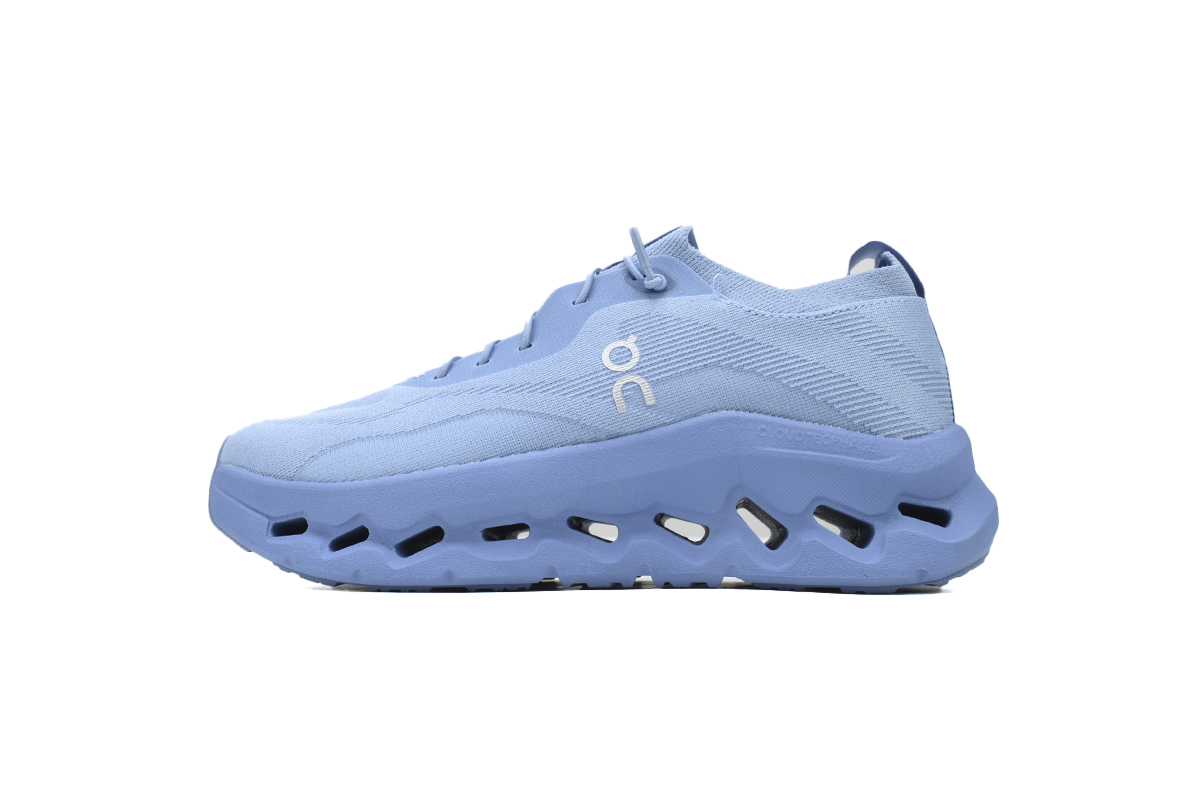 EM Sneakers On Cloudtilt Blue