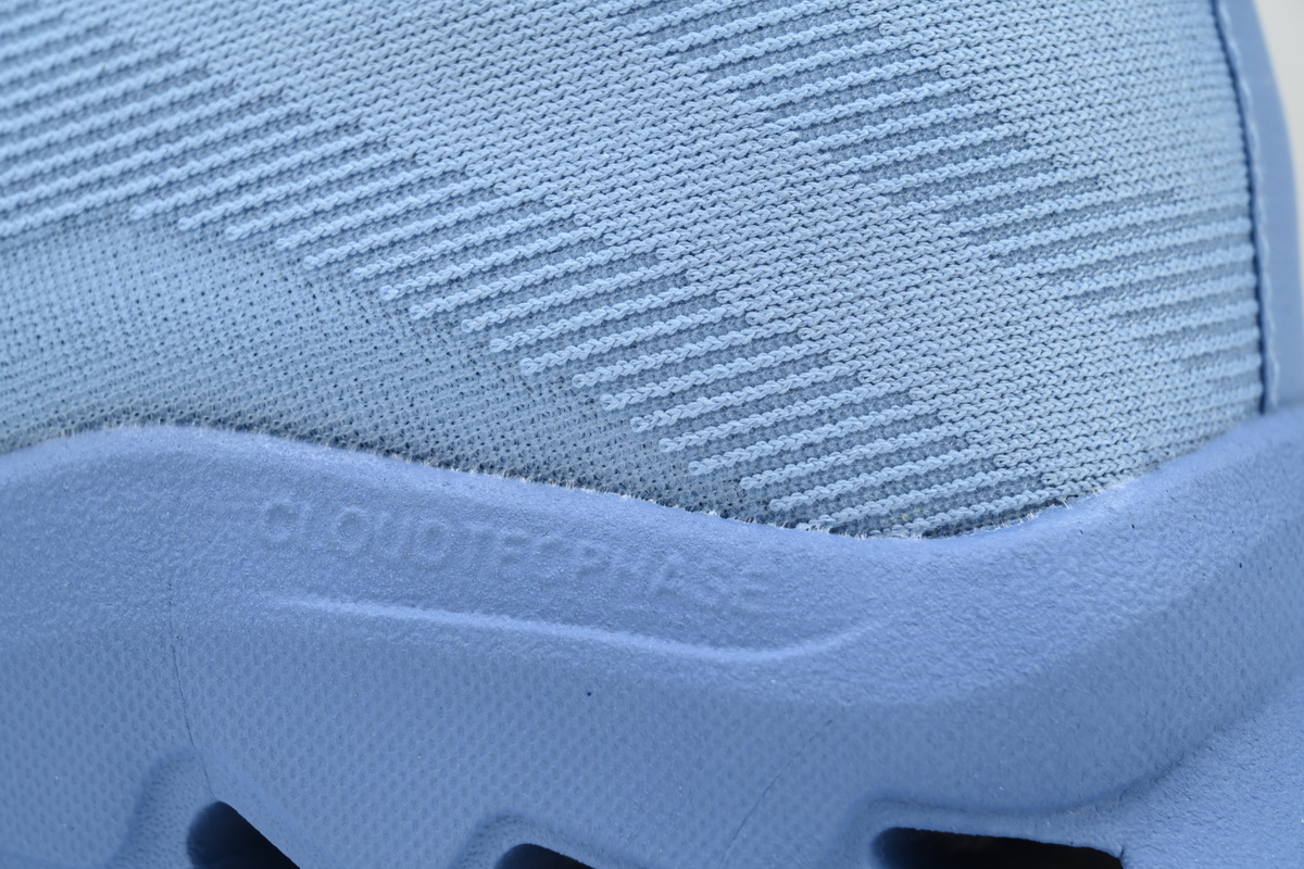 EM Sneakers On Cloudtilt Blue