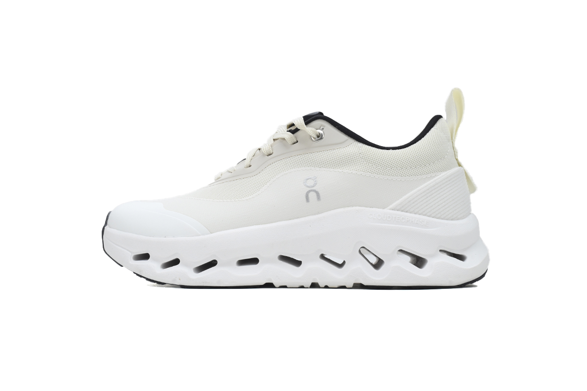 EM Sneakers On Cloudtilt 2 Sand White