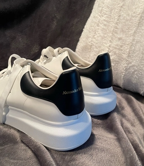 EM Sneakers Alexander McQueen Oversized Ivory Black reviewed by