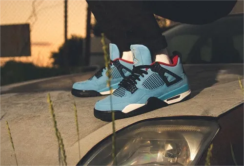 EM Sneakers Jordan 4 Retro Houston Oilers review 