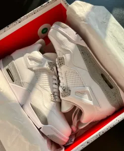 EM Sneakers Jordan 4 Retro White Oreo review Boo Xyy