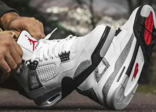EM Sneakers Jordan 4 Retro White Cement (2016) review 