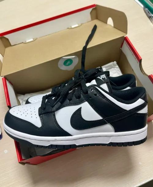EM Sneakers Nike Dunk Low Retro White Black Panda review 
