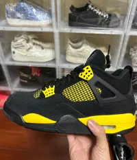 EM Sneakers Jordan 4 Retro Thunder (2023) review 0